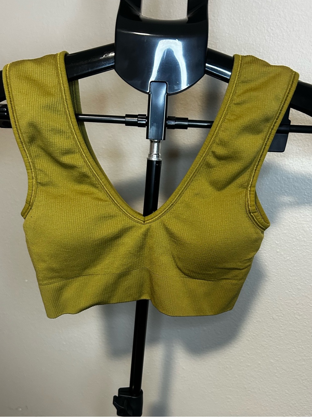 Athleta Olive Green V-Neck Wireless Sports muscle bra with pads